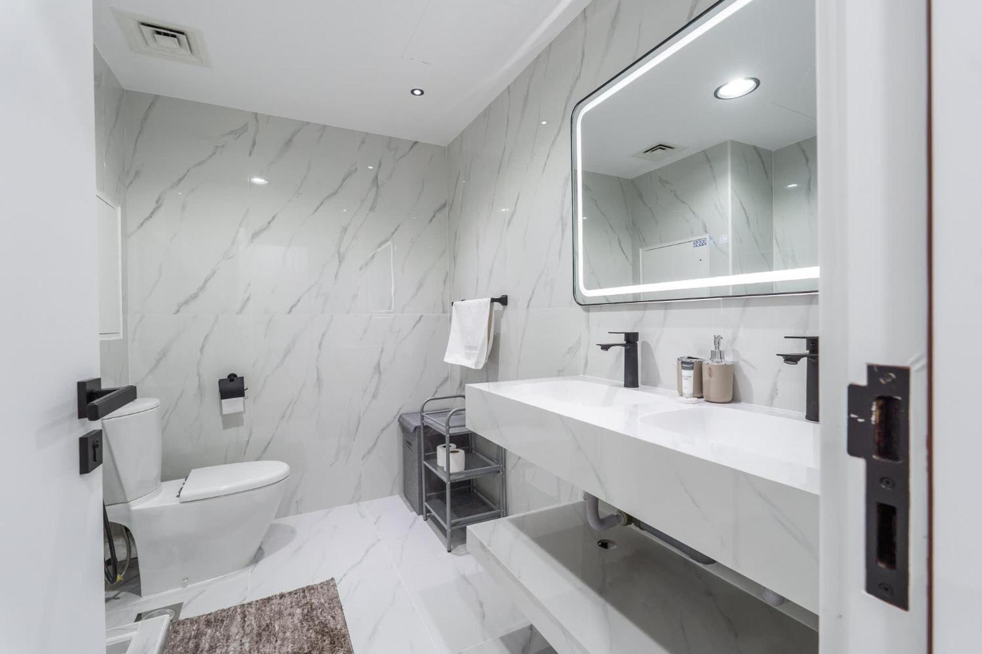 Modern Jbr Sleeps 4 With Pool & Balcony